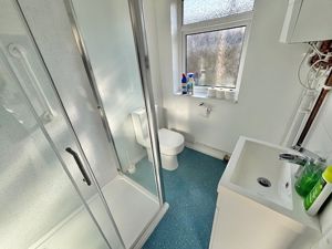 Shower room- click for photo gallery